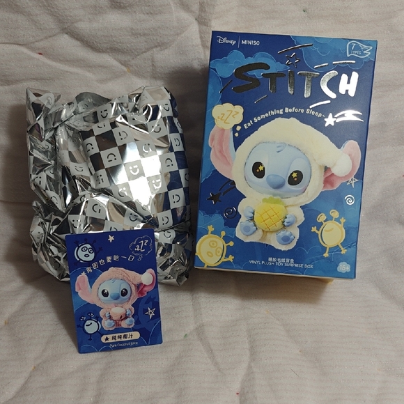Miniso Disney Eat Something Before Sleep Stitch Pure Coconut Juice - Picture 1 of 7